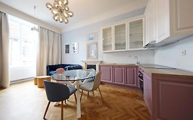 Stay Swanky Bed & Breakfast